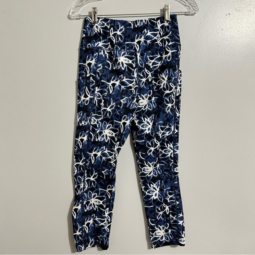 Cali Active blue and white leggings. Size small